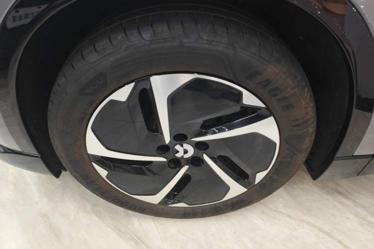 Used Nio ES6 2025 75 kWh Left Front Wheel Hub