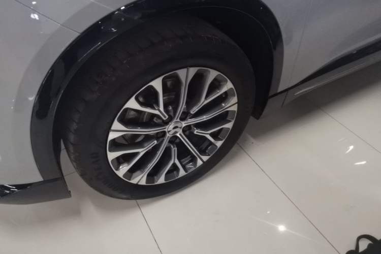 Used Nio ES6 2025 75 kWh Left Front Wheel Hub