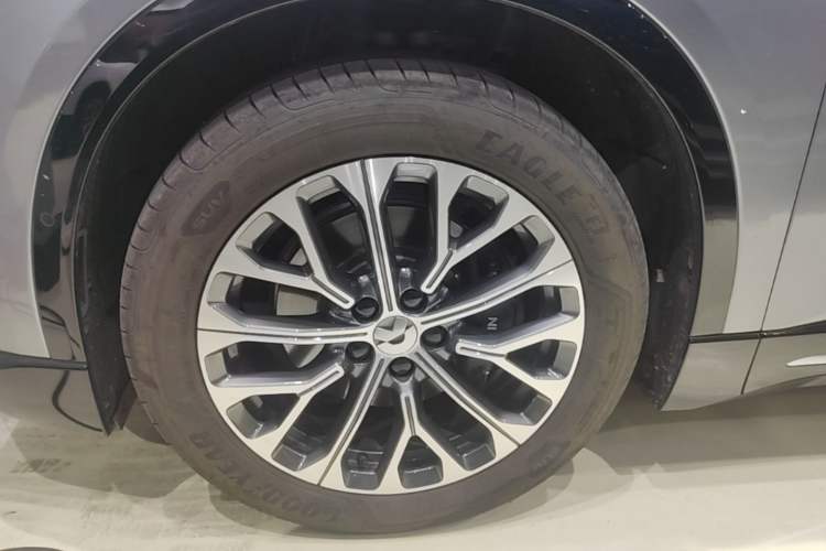 Used Nio ES6 2025 75 kWh Left Front Wheel Hub