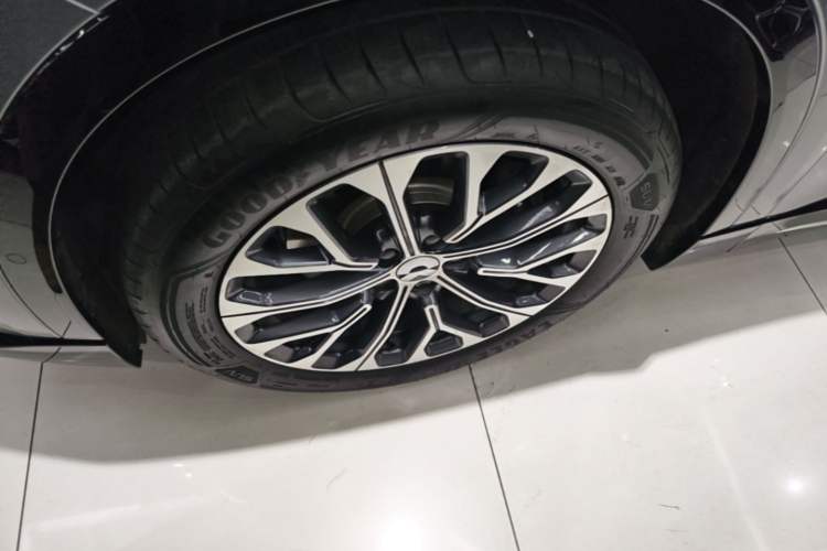 Used Nio ES6 2025 75 kWh Left Front Wheel Hub