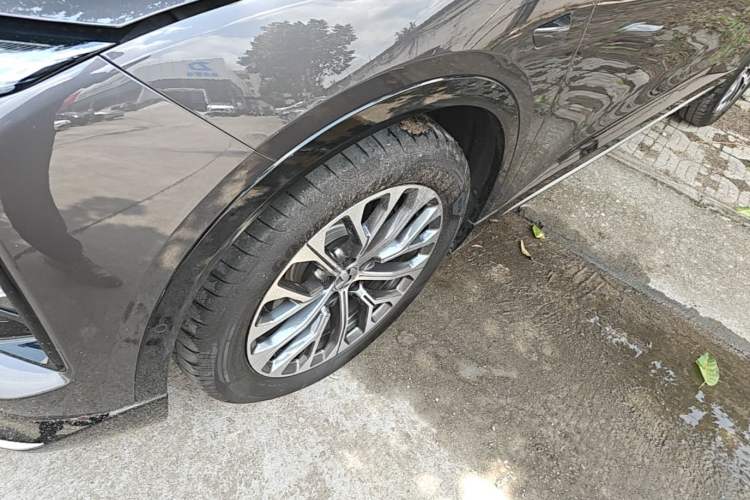 Used Nio ES6 2025 75 kWh Left Front Wheel Hub