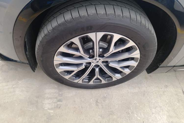Used Nio ES6 2025 75 kWh Left Front Wheel Hub