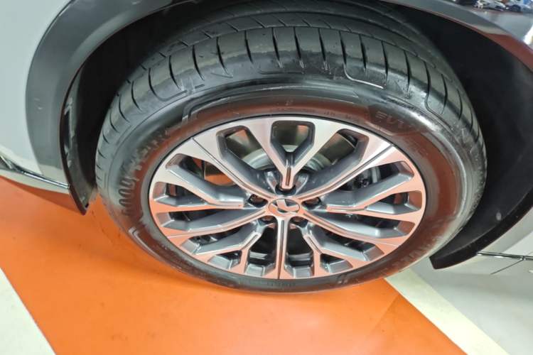 Used Nio ES6 2025 75 kWh Left Front Wheel Hub