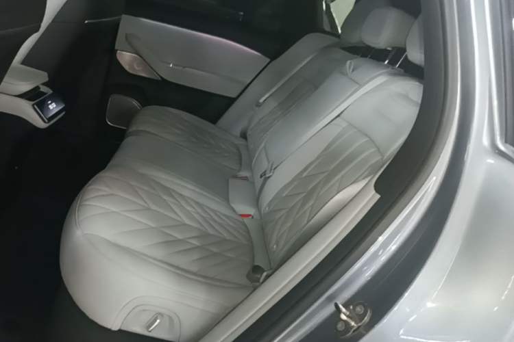 Used Nio ES6 2025 75 kWh Left Rear Seat
