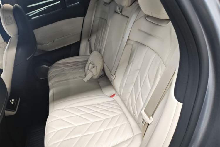 Used Nio ES6 2025 75 kWh Left Rear Seat