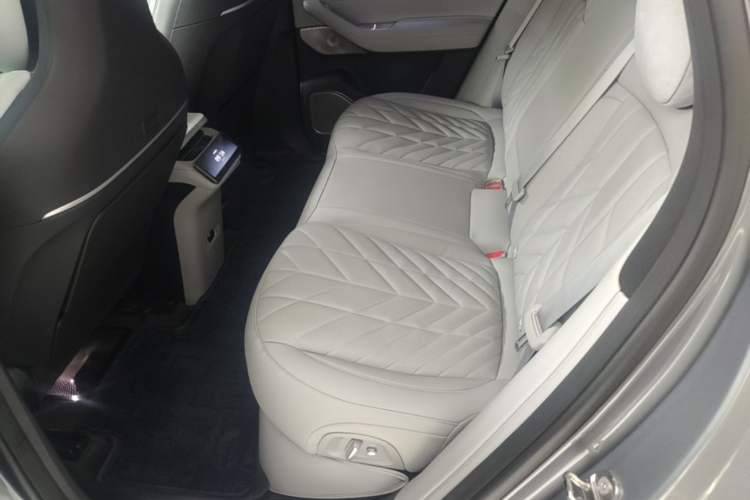 Used Nio ES6 2025 75 kWh Left Rear Seat