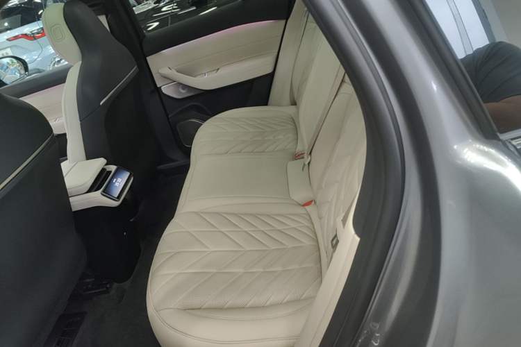 Used Nio ES6 2025 75 kWh Left Rear Seat