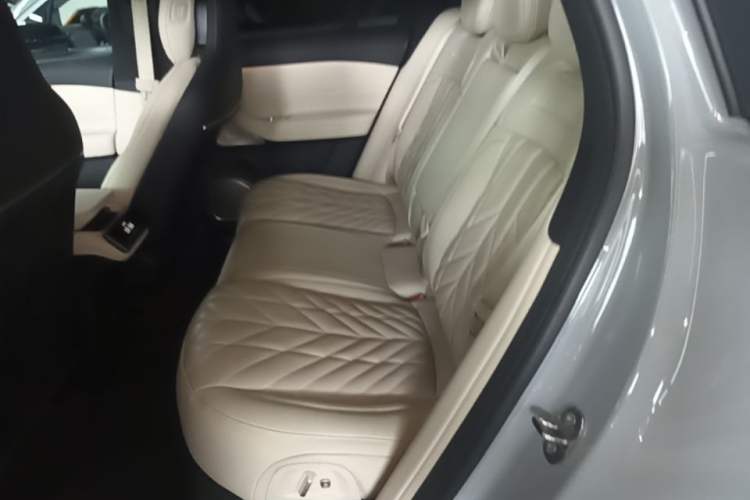 Used Nio ES6 2025 75 kWh Left Rear Seat