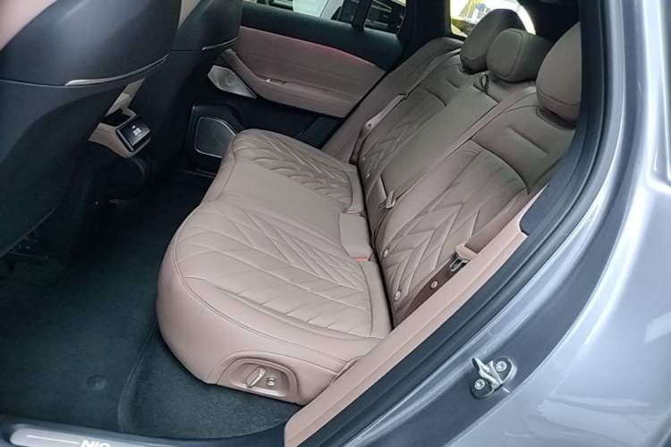 Used Nio ES6 2025 75 kWh Left Rear Seat