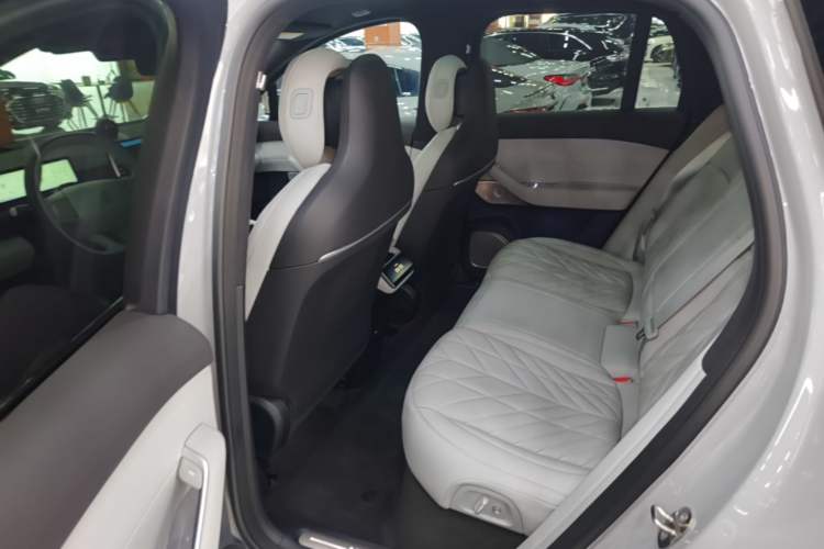 Used Nio ES6 2025 75 kWh Left Rear Seat