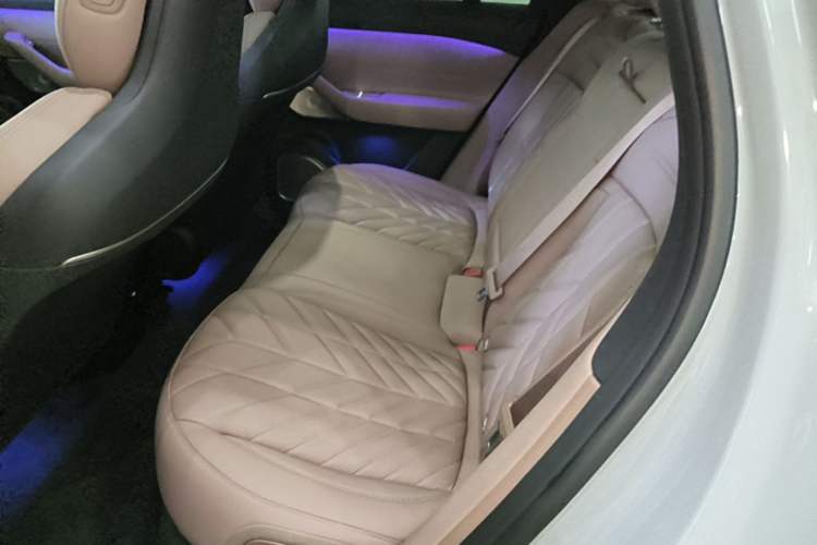 Used Nio ES6 2025 75 kWh Left Rear Seat