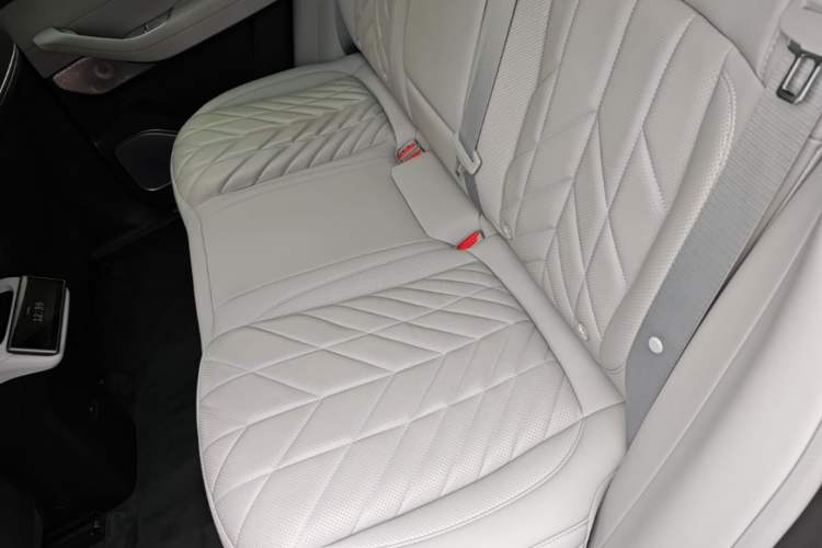 Used Nio ES6 2025 75 kWh Left Rear Seat