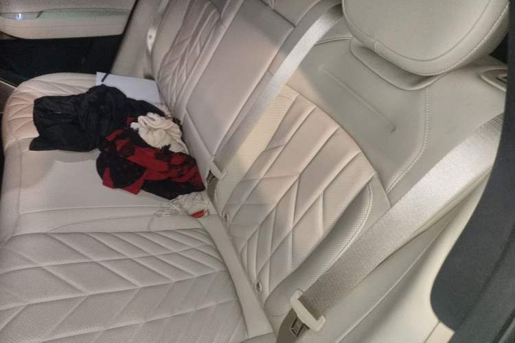 Used Nio ES6 2025 75 kWh Left Rear Seat