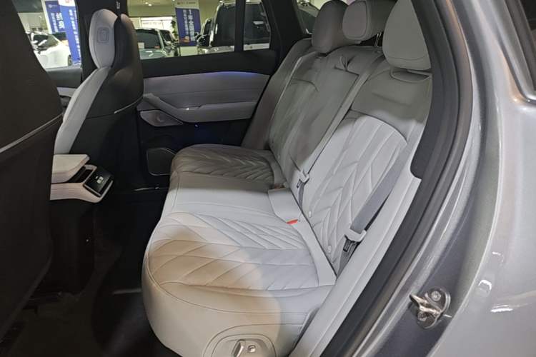 Used Nio ES6 2025 75 kWh Left Rear Seat