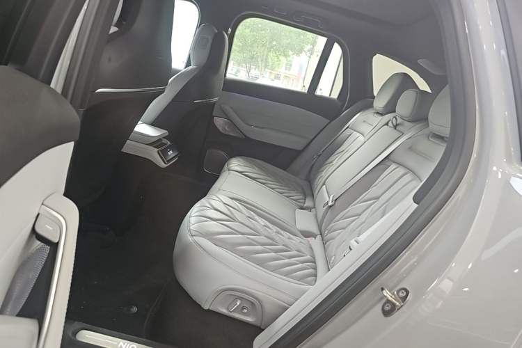 Used Nio ES6 2025 75 kWh Left Rear Seat