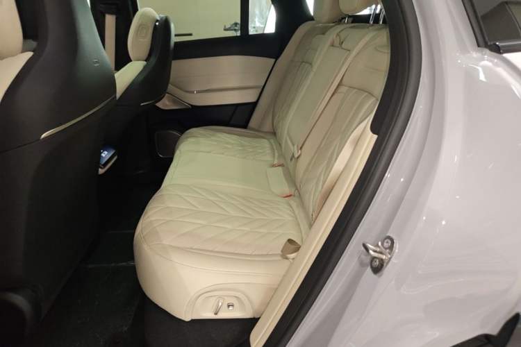 Used Nio ES6 2025 75 kWh Left Rear Seat