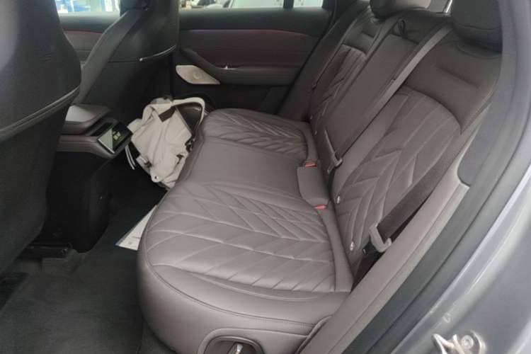 Used Nio ES6 2025 75 kWh Left Rear Seat
