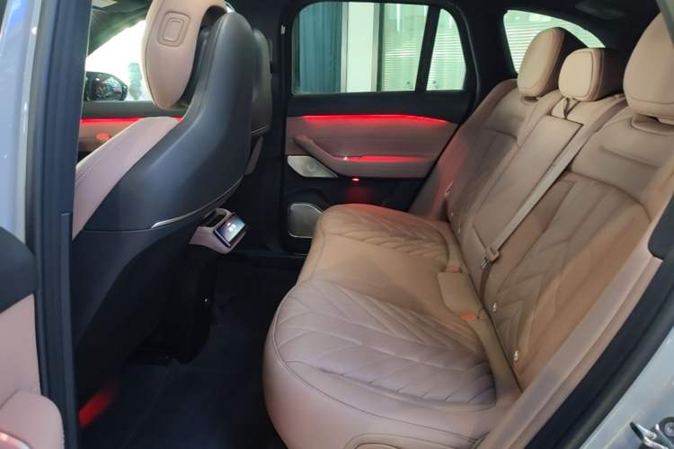 Used Nio ES6 2025 75 kWh Left Rear Seat