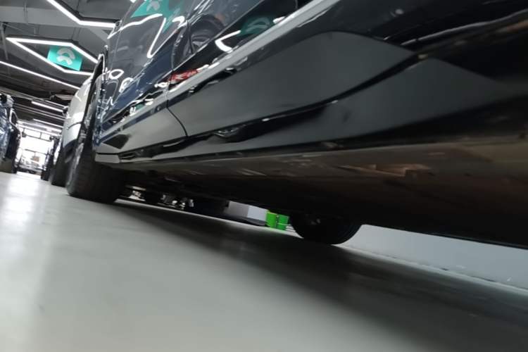 Used Nio ES6 2025 75 kWh Left Side Sill