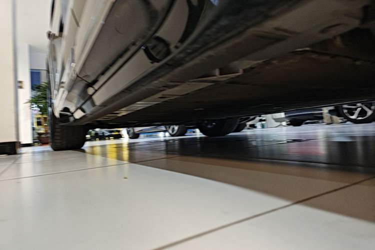 Used Nio ES6 2025 75 kWh Left Side Sill