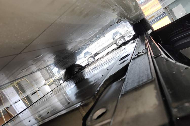 Used Nio ES6 2025 75 kWh Left Side Sill
