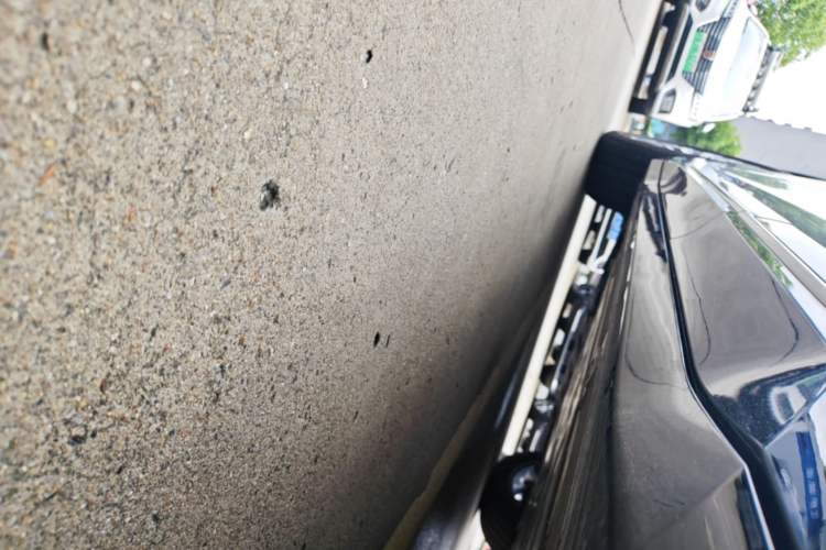 Used Nio ES6 2025 75 kWh Left Side Sill