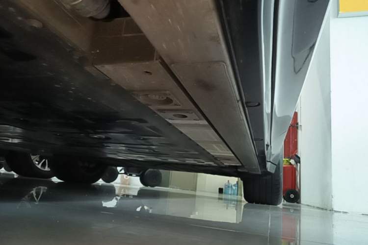 Used Nio ES6 2025 75 kWh Left Side Sill