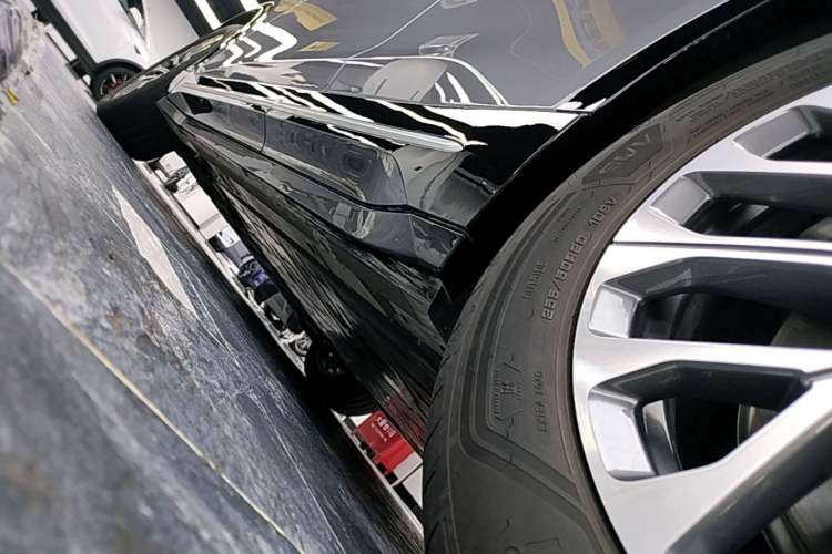 Used Nio ES6 2025 75 kWh Left Side Sill