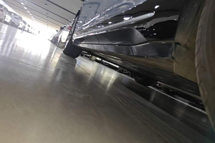 Used Nio ES6 2025 75 kWh Left Side Sill