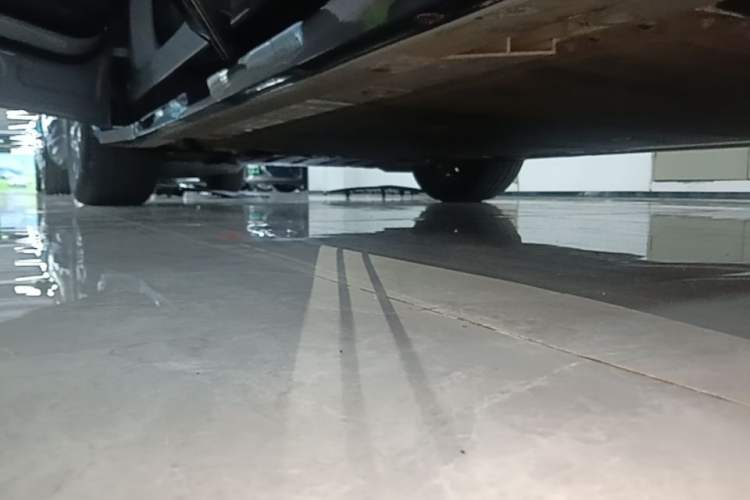 Used Nio ES6 2025 75 kWh Left Side Sill