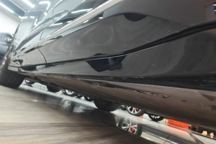 Used Nio ES6 2025 75 kWh Left Side Sill