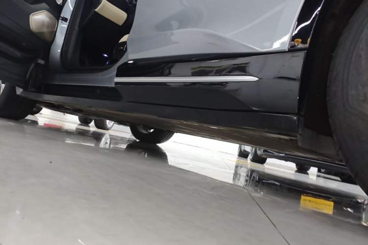 Used Nio ES6 2025 75 kWh Left Side Sill