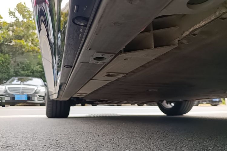 Used Nio ES6 2025 75 kWh Left Side Sill