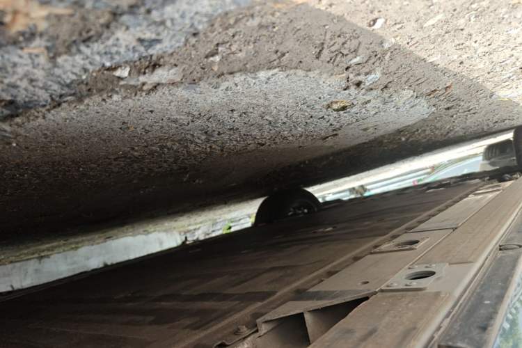 Used Nio ES6 2025 75 kWh Left Side Sill