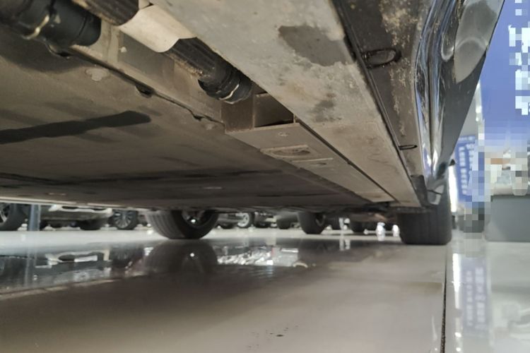 Used Nio ES6 2025 75 kWh Left Side Sill