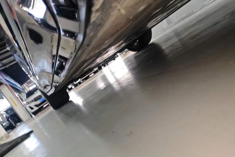 Used Nio ES6 2025 75 kWh Left Side Sill