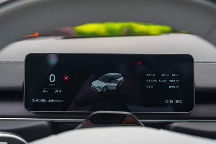 Used Nio ES6 2025 75 kWh Odometer Close Up