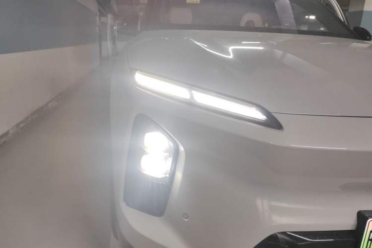Used Nio ES6 2025 75 kWh Right Front Headlight