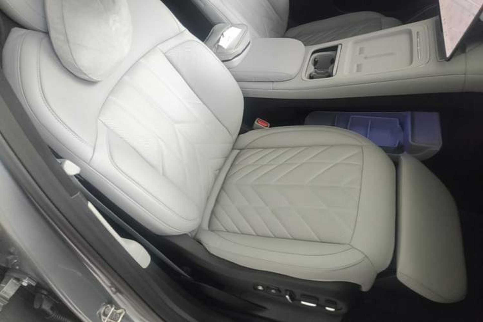 Used Nio ES6 2025 75 kWh Right Front Seat
