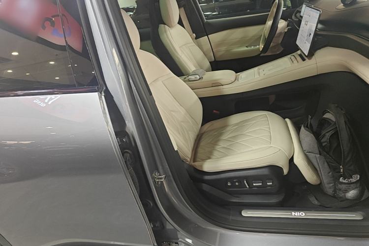 Used Nio ES6 2025 75 kWh Right Front Seat