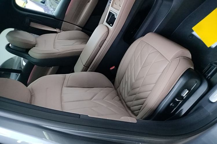 Used Nio ES6 2025 75 kWh Right Front Seat