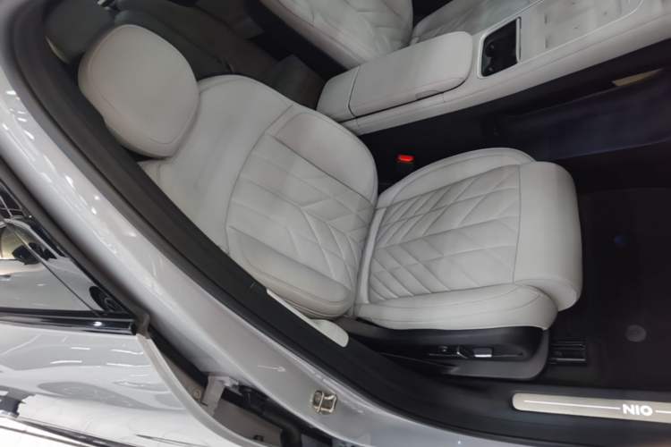 Used Nio ES6 2025 75 kWh Right Front Seat