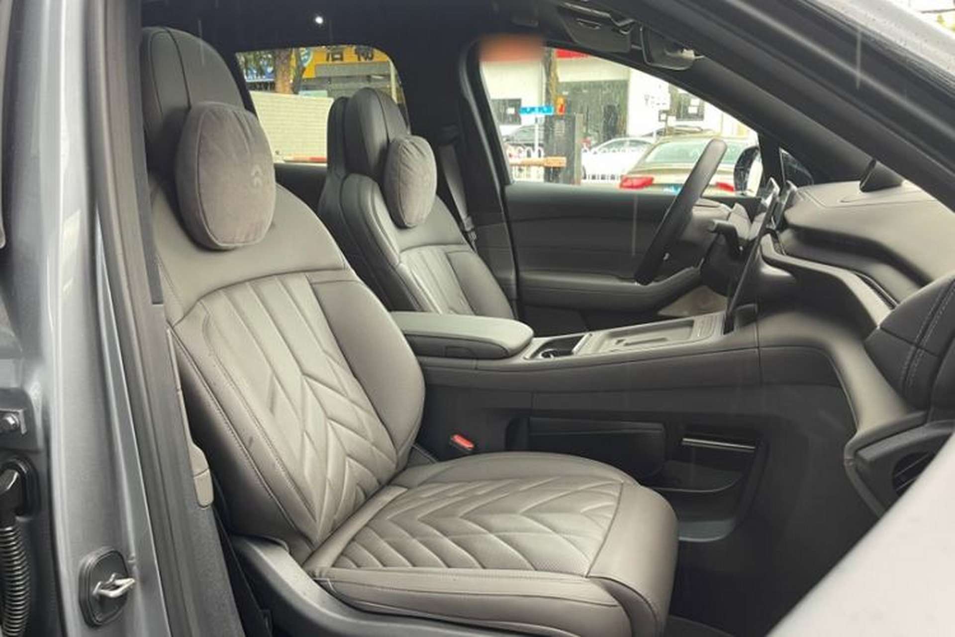 Used Nio ES6 2025 75 kWh Right Front Seat