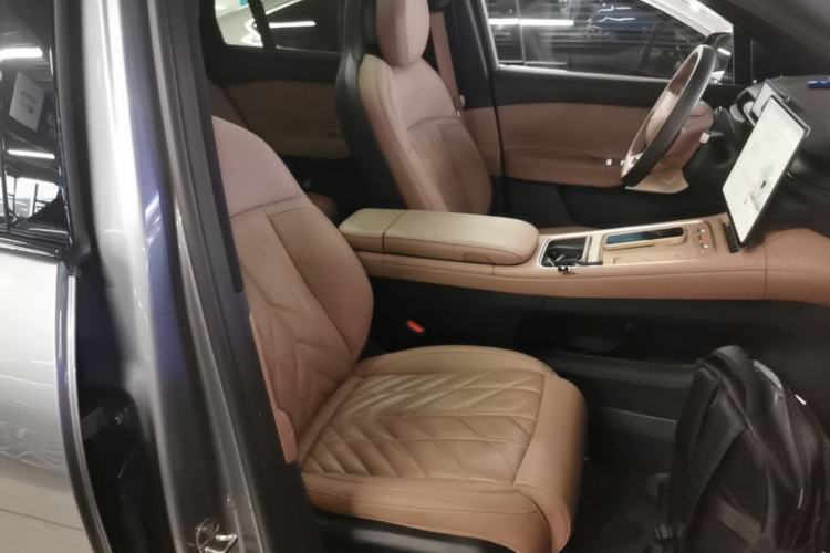 Used Nio ES6 2025 75 kWh Right Front Seat