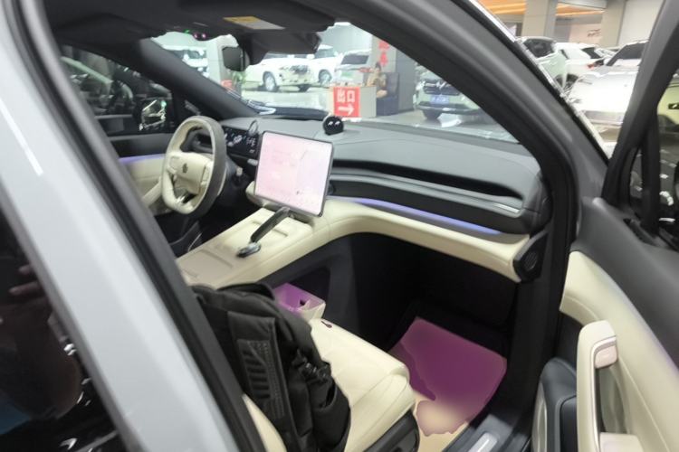 Used Nio ES6 2025 75 kWh Right Front Seat