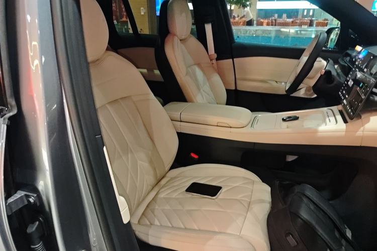 Used Nio ES6 2025 75 kWh Right Front Seat
