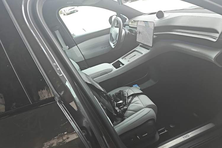 Used Nio ES6 2025 75 kWh Right Front Seat