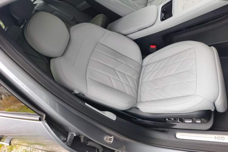 Used Nio ES6 2025 75 kWh Right Front Seat