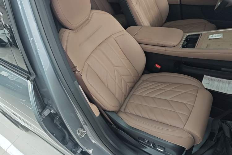 Used Nio ES6 2025 100 kWh Right Front Seat