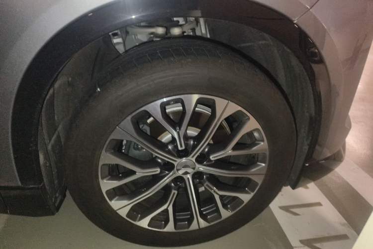Used Nio ES6 2025 75 kWh Right Front Wheel Hub